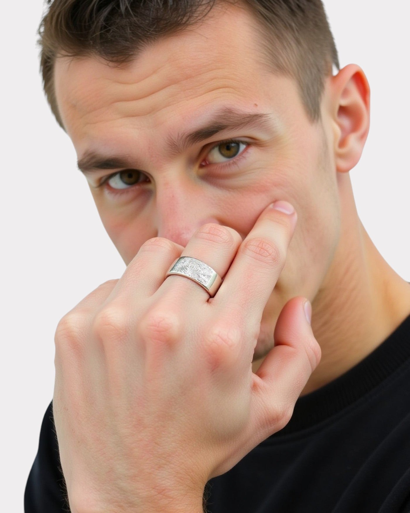 Alianza Con Huella Dactilar Hombre Plata